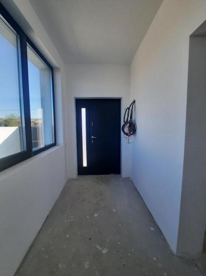 FARA COMISION casa 5 camere 3 bai 2 placi P+1+pod incalzire pardos canal apa