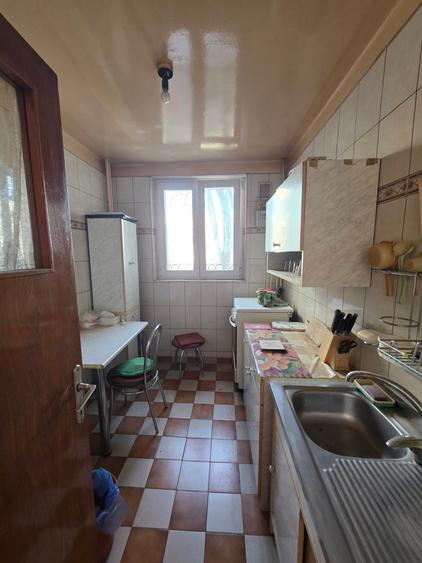 Titan, 10 minute metrou Costin Georgian, la piata Minis, 2 gr sanitare,