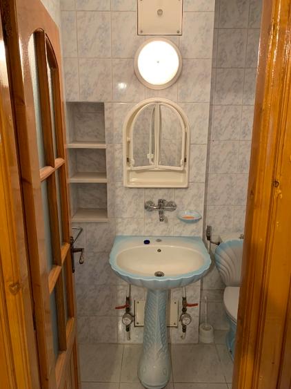 Proprietar închiriez apartament cu 3 camere în zona Lunei + boxa si garaj