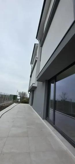 Casa 5 Camere Otopeni | Duplex | Acces Piscina | 800 m Distanta Metrou