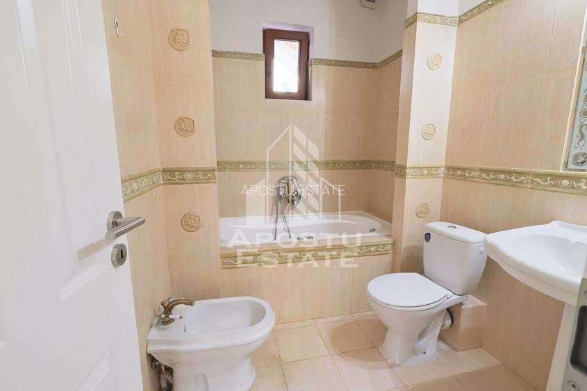 Casa moderna cu 6 camere in Dumbravita