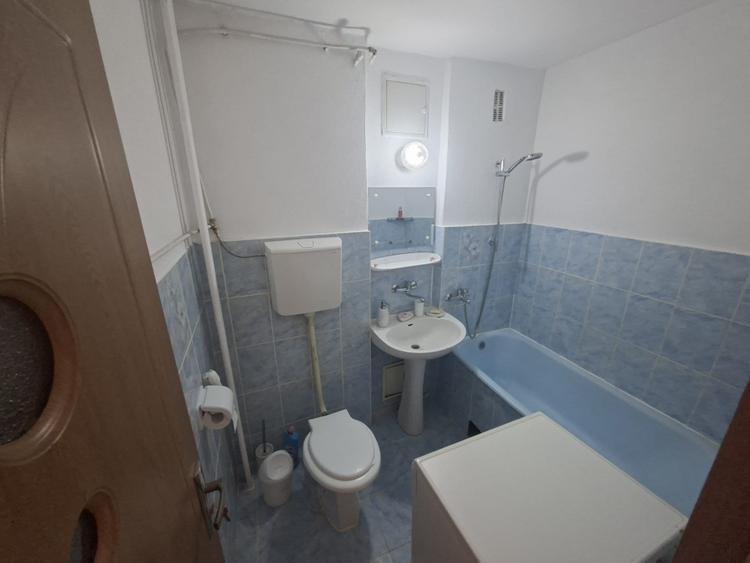 Garsonieră, mobilată si utilată, Rovine