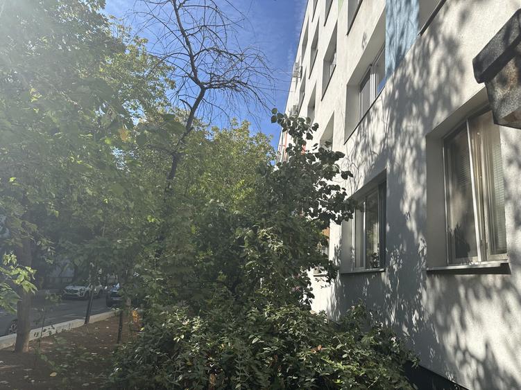 Berceni | 2 Camere | 49 MP | Bloc 1978 | Etaj 4/4 | Reabilitat |