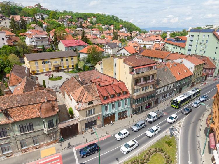 Spațiu comercial stradal de închiriat - Central - Iuliu Maniu - 72mp