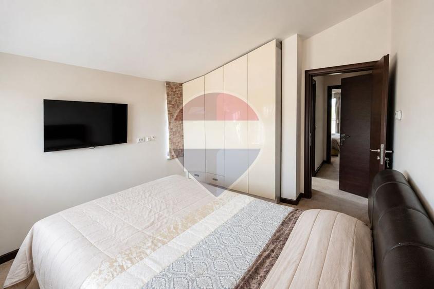 Vila cu piscina, 6 camere, 254mp utili, 815mp teren, com. Berceni