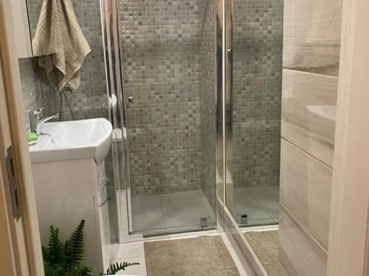 Apartament 2 camere decomandat lux,centrala proprie ,loc parcare