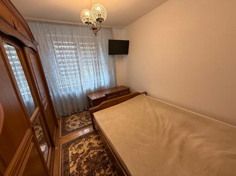 Apartament cu 3 camere, Loc Parcare, Centrala Propie - PROPIETAR
