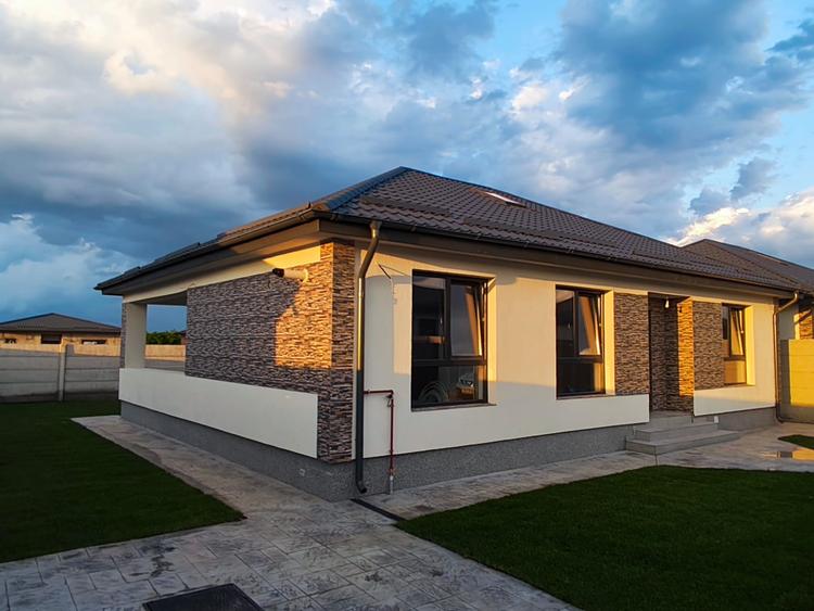 FARA COMISION in Bacu casa 4 camere 2 bai placa beton la pod incalz pardoseala