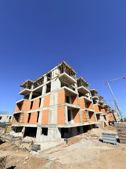 Apartament cu 3 Camere Ozana - Pallady, bucatarie inchisa, terasa generoasa
