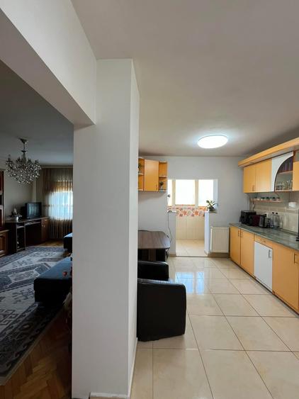 Apartament 3 camere, Tip PB, 68 mp utili, Etaj 3, Zona Decebal,Oradea.