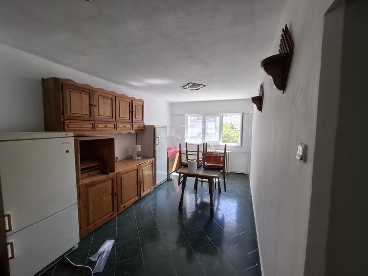 3 camere, et 4/10, anvelopat, 84 mp-Gorjului