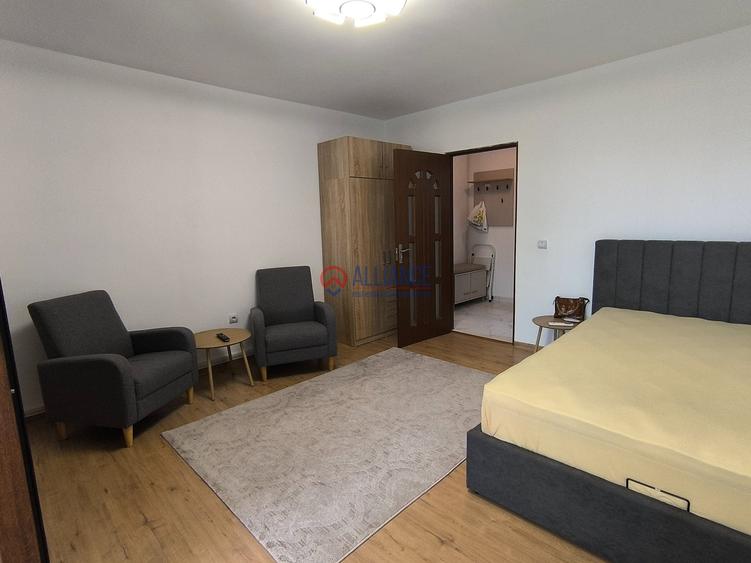 FAR - Studio cochet cu priveliste catre port !