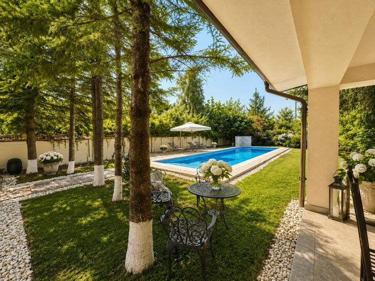 Luxury Residence with Pool and 1000 sqm Garden | Iancu Nicolae