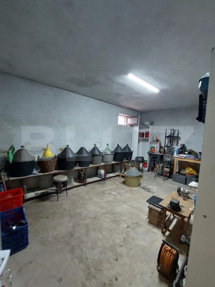 Casa/Spatiu Comercial, 620 mp, pe 3 nivele: demisol, parter, etaj, Zalau