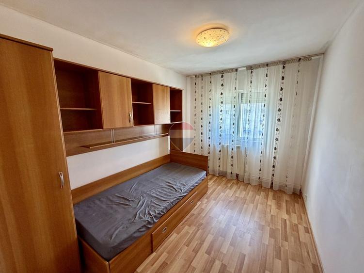 Apartament 3 camere zona 2 Stejari
