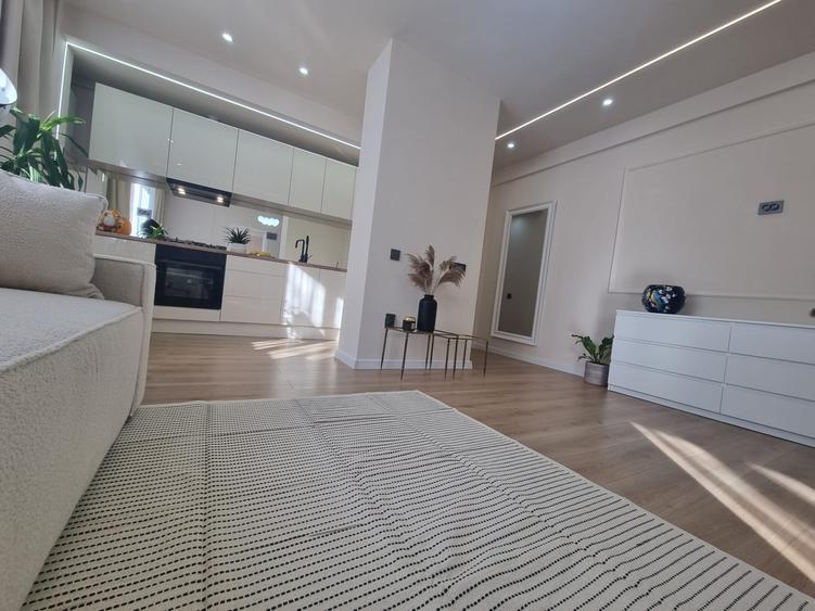Apartament cu 2 camere,ultrafinisat ,zona centrală