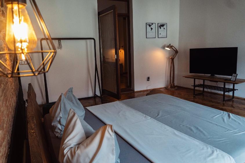Vand 2 studio-uri in regim hotelier