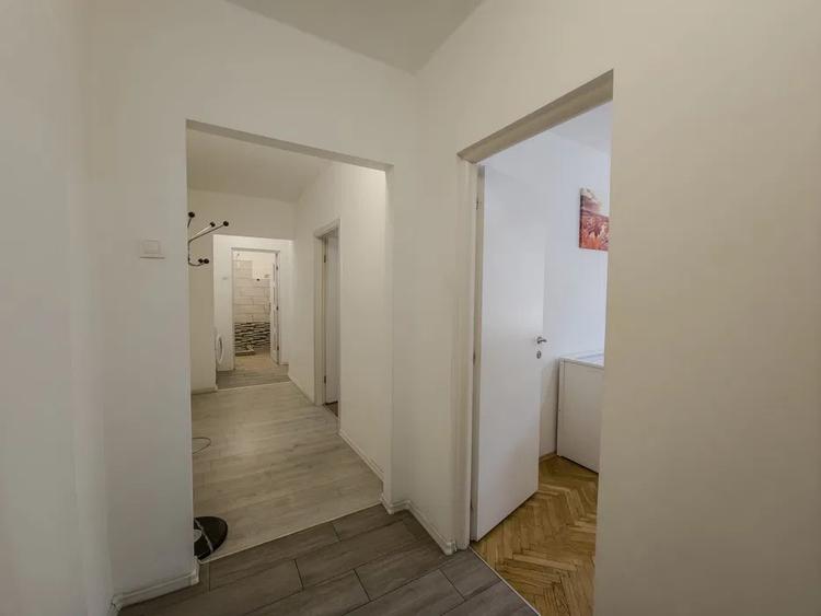 Apartament 3 camere, etaj 1, central - Horea
