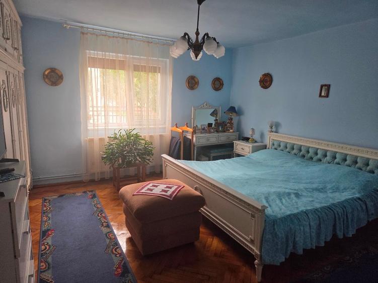 Vand casa Aradul Nou