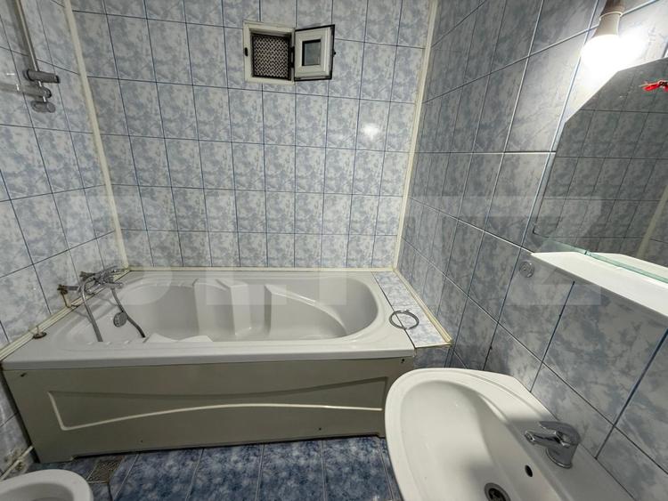 Apartament 4 camere de închiriat –ideal locuință sau activități comerciale