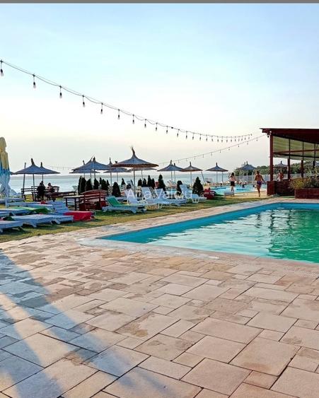 Casa langa lac!Balta Mostistea la o aruncatura de bat - 12