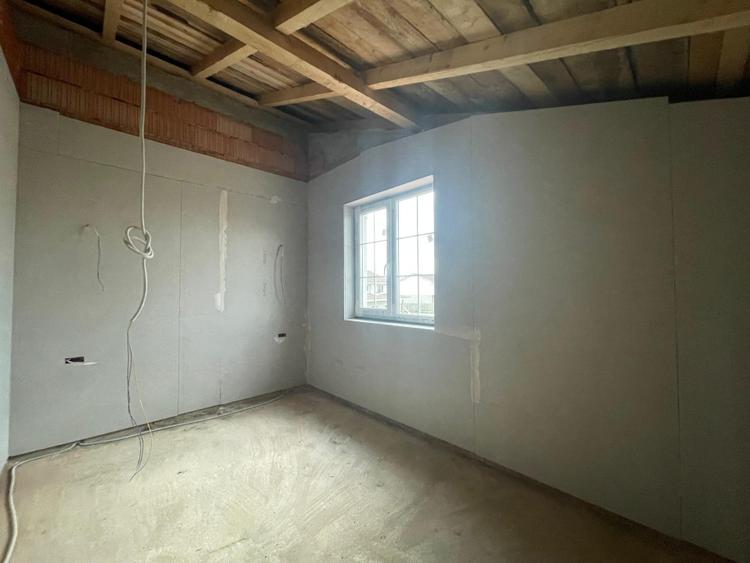 Duplex 4 camere despartit prin camera tehnica Calea Medves Mosnita