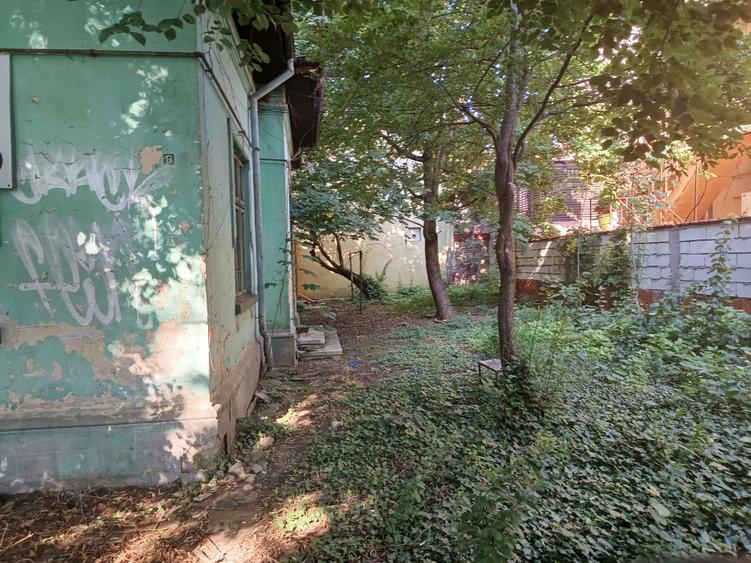 CASA SINGUR CURTE PIATA MUNCII ZONA DE CASE/VILE TIP ANII 1935 TEREN 263MP.