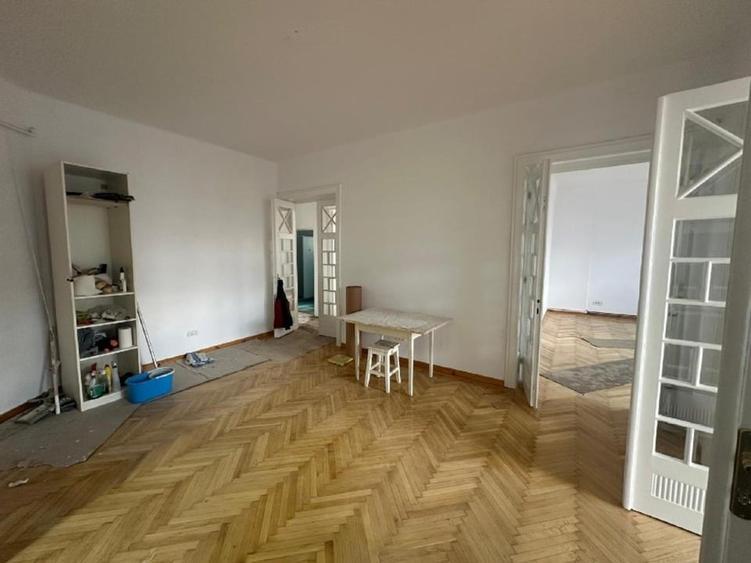 Apartament 5 camere| Unirii | Vila Interbelica| Metrou 13' | nemobilat