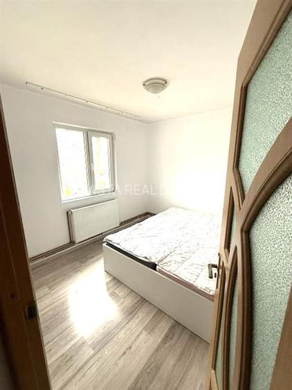 Apartament 2 camere, etaj 1, centrala proprie. Zona Sacele - 2