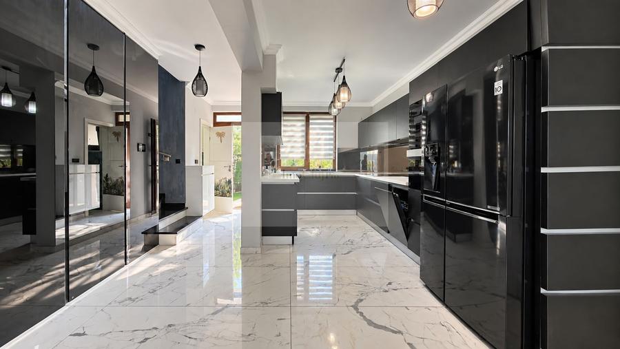 Duplex premium cu 240 mp utili, garaj, terasă și curte amenajată |