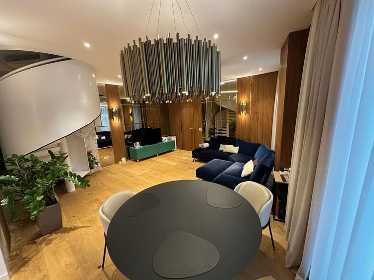 Apartament pe 2 niveluri