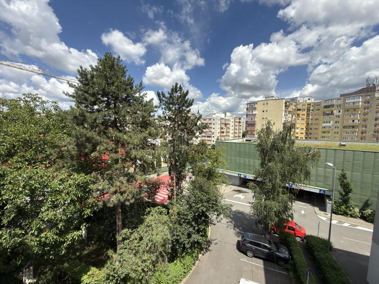 Apartament 3 camere complet renovat & mobilat | Str Peana, lângă Sc. Ion Creangă