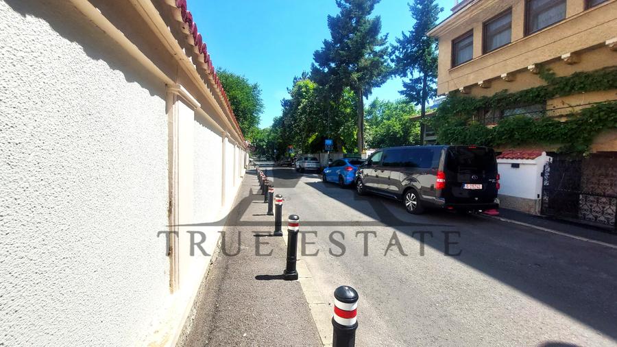 Vanzare apartament cu 4 camere si garaj, unic in Primaverii