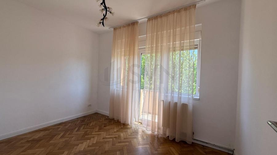 REA0046690 Apartament 3 camere Casin Domenii