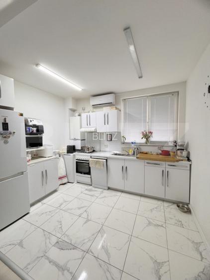 Casa individuala , 3 garaje , terasa ,  352mp utili, zona Dambu Rotund - 10