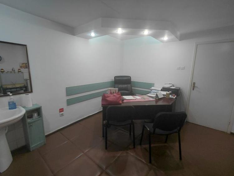 Piata Victoriei,3 camere ,etaj1/P+1,ideal birouri,cabinet medical sau rezidenta