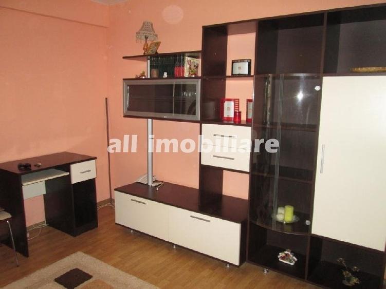 Garsoniera spațioasă zona Far