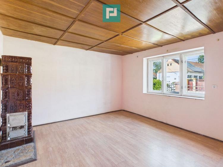 Casă Tileagd, 25 km Oradea, teren 328 mp