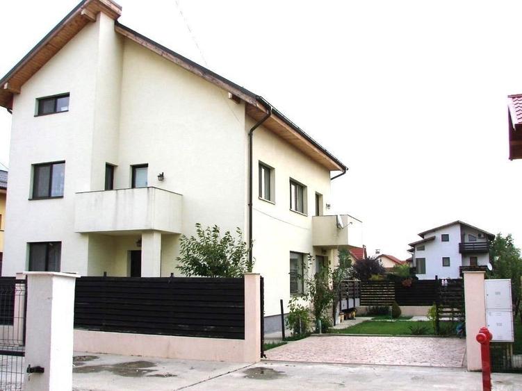 Vanzare vila individuala | 6 camere | Otopeni | Panouri solare