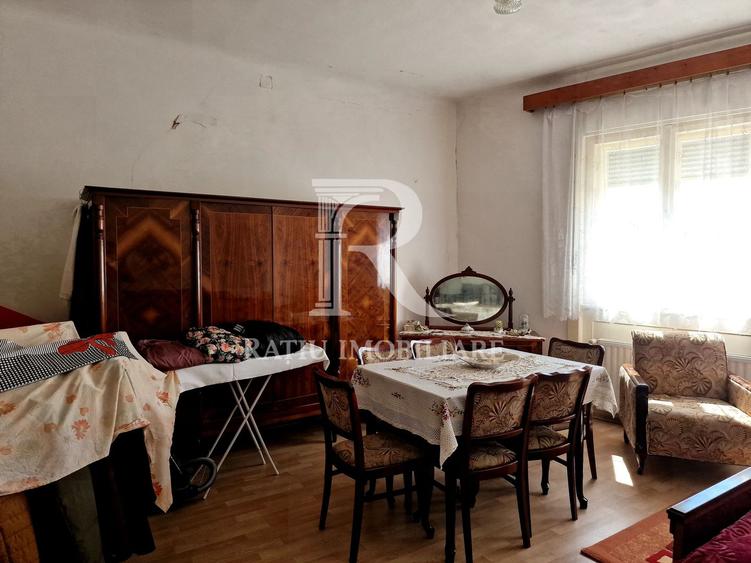 Casa cu 6 camere de vanzare | Teren 557 mp | Salonta | Bihor