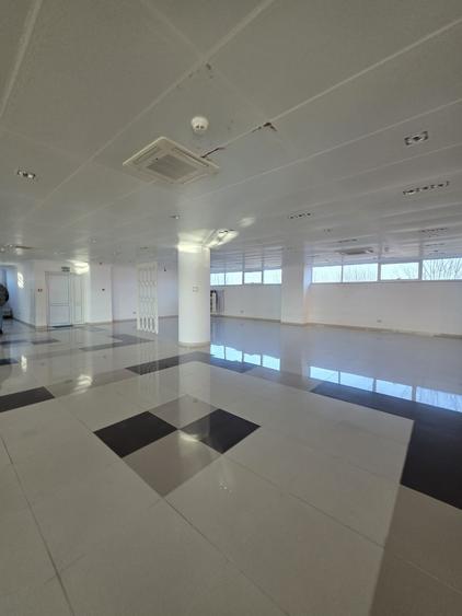 Splaiu Unirii teren 5000 mp Imobil S+P+5 Showroom, Clinica , Birouri , Hotel