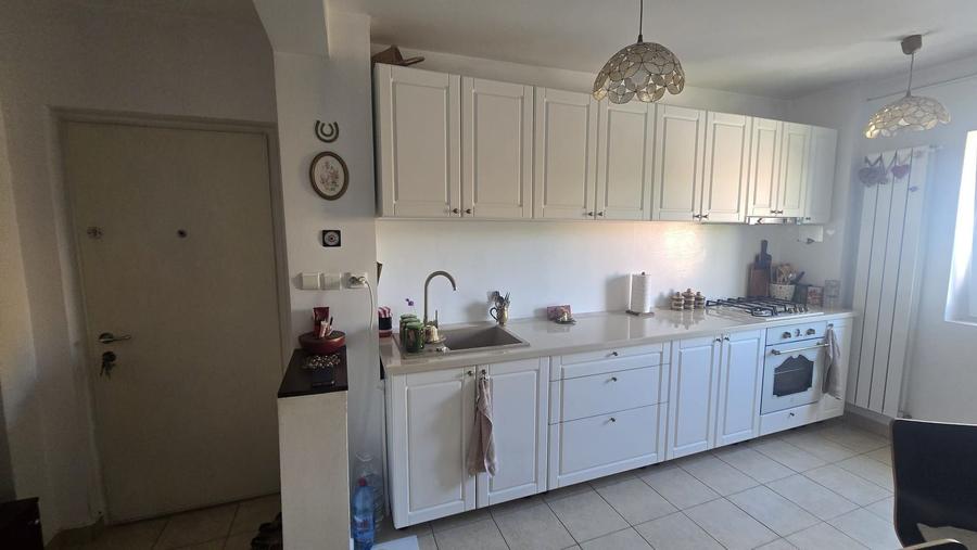 DRISTOR-3 camere, 2 bai, dec, amenajate, bloc 1985, 139.000euro