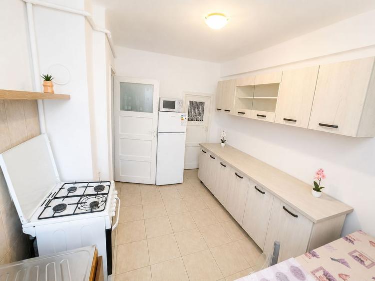 Apartament 2 Camere | Ultracentral | Etaj 1 | Bloc Izolat | P-ta Mihai Viteazu