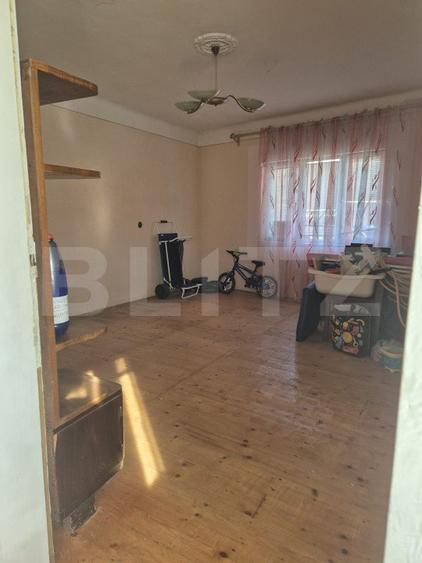 Casa cu 3 camere, zona 7 Noiembrie