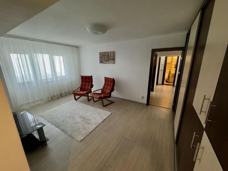 Apartament 3 camere Renovat | Anvelopat | 2 Balcoane Inchise Stradal Comision 0