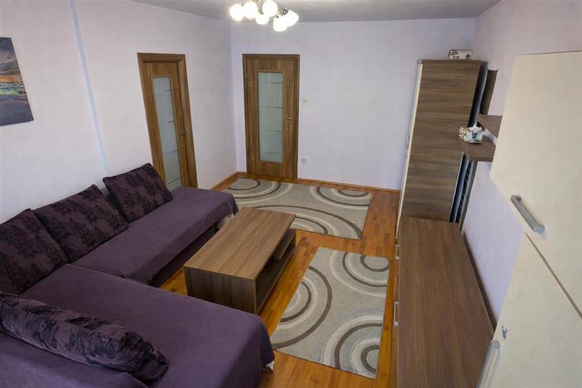 Apartament 2 camere decomandat si balcon zona Centrala