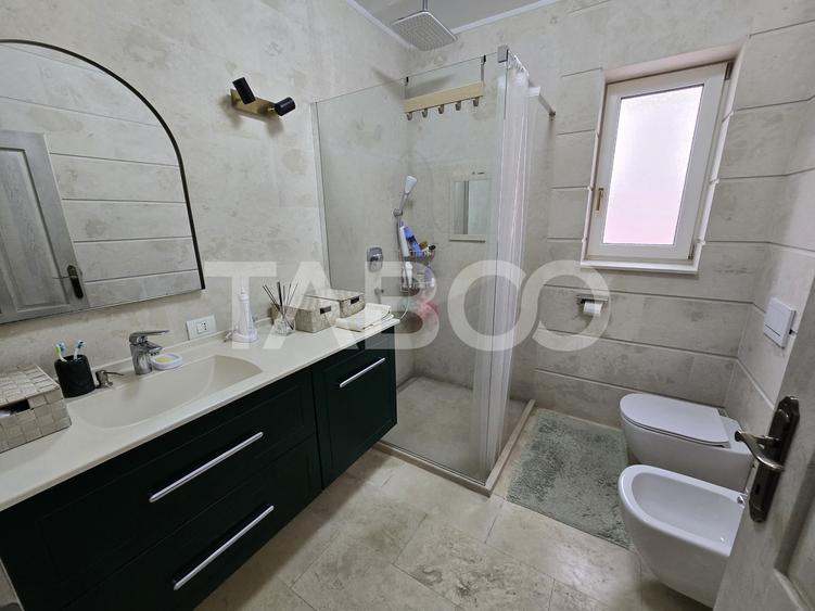 Casa individuala de vanzare teren 852 mp 5 camere 2 bai Selimbar Sibiu