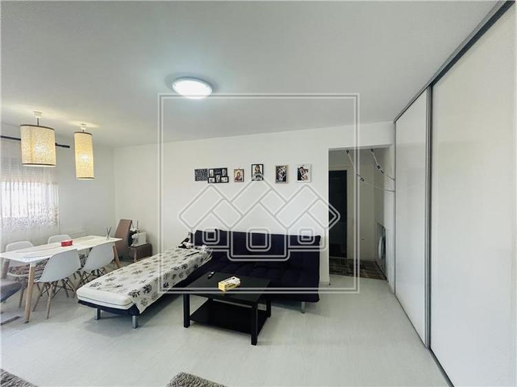 Ap mobilat modern -3 camere si balcon, zona Rahovei