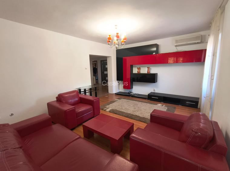 Apartament de inchiriat cu 4 camere in zona CENTRU