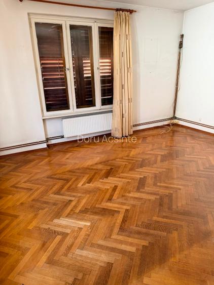 Vand CASA - Codlea, str.T.Vladimirescu, nr.9 jud. Brasov -7 camere